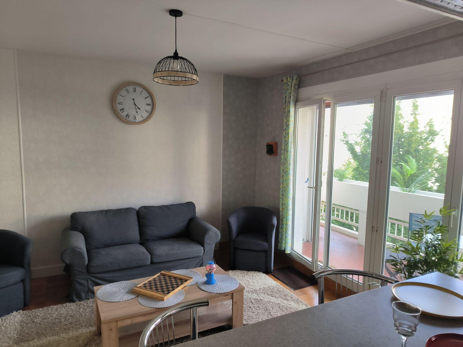 
                                                Location
                                                 Grandes chambres en colocation dans bel appart