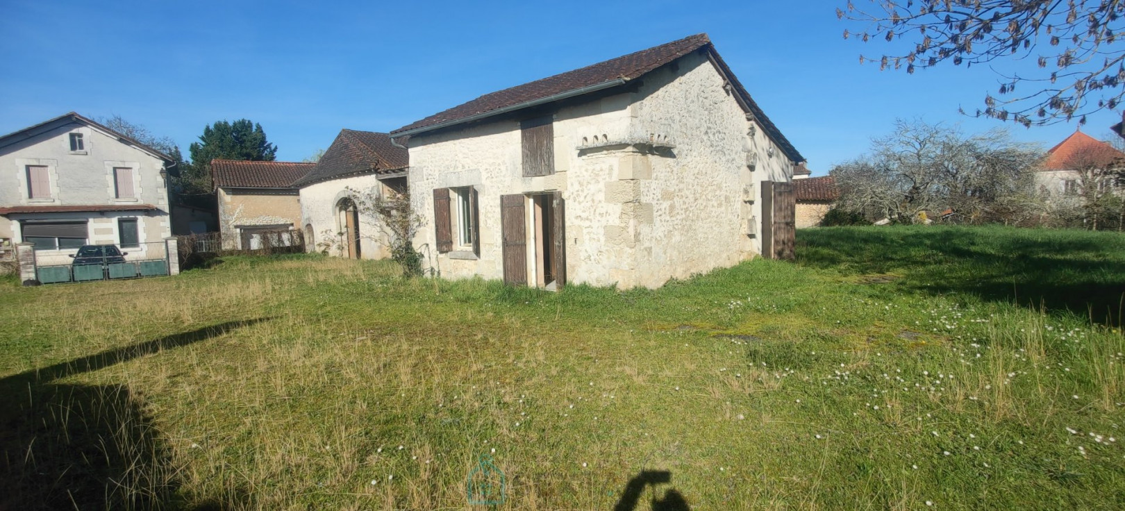 
                                                Vente
                                                 Grange maison terrain Dordogne