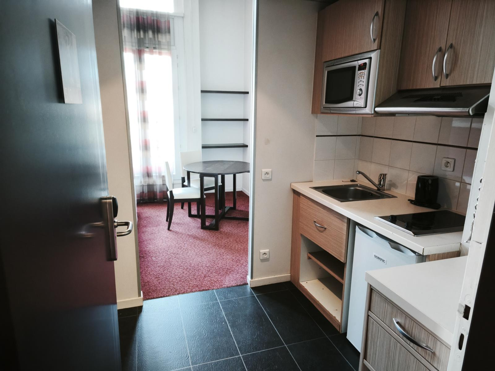 
                                                Location
                                                 Grenoble Bajatière, 2 Pièces 31 m²