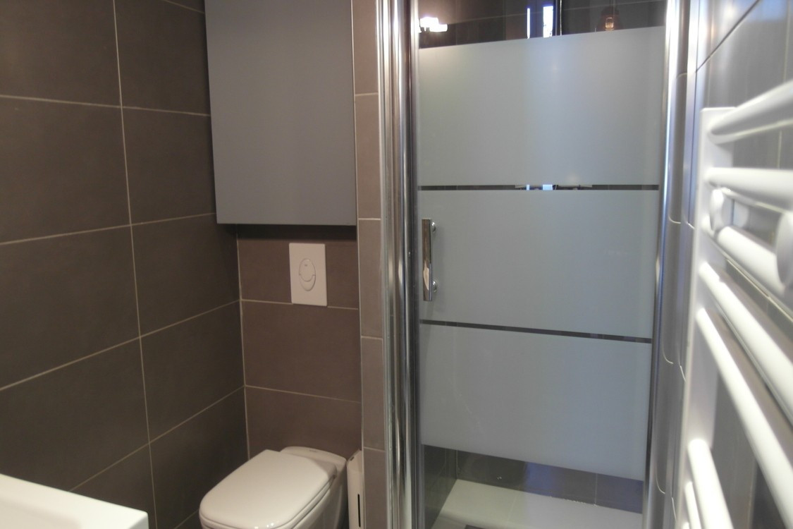 
                                                Location
                                                 Grey Cottage