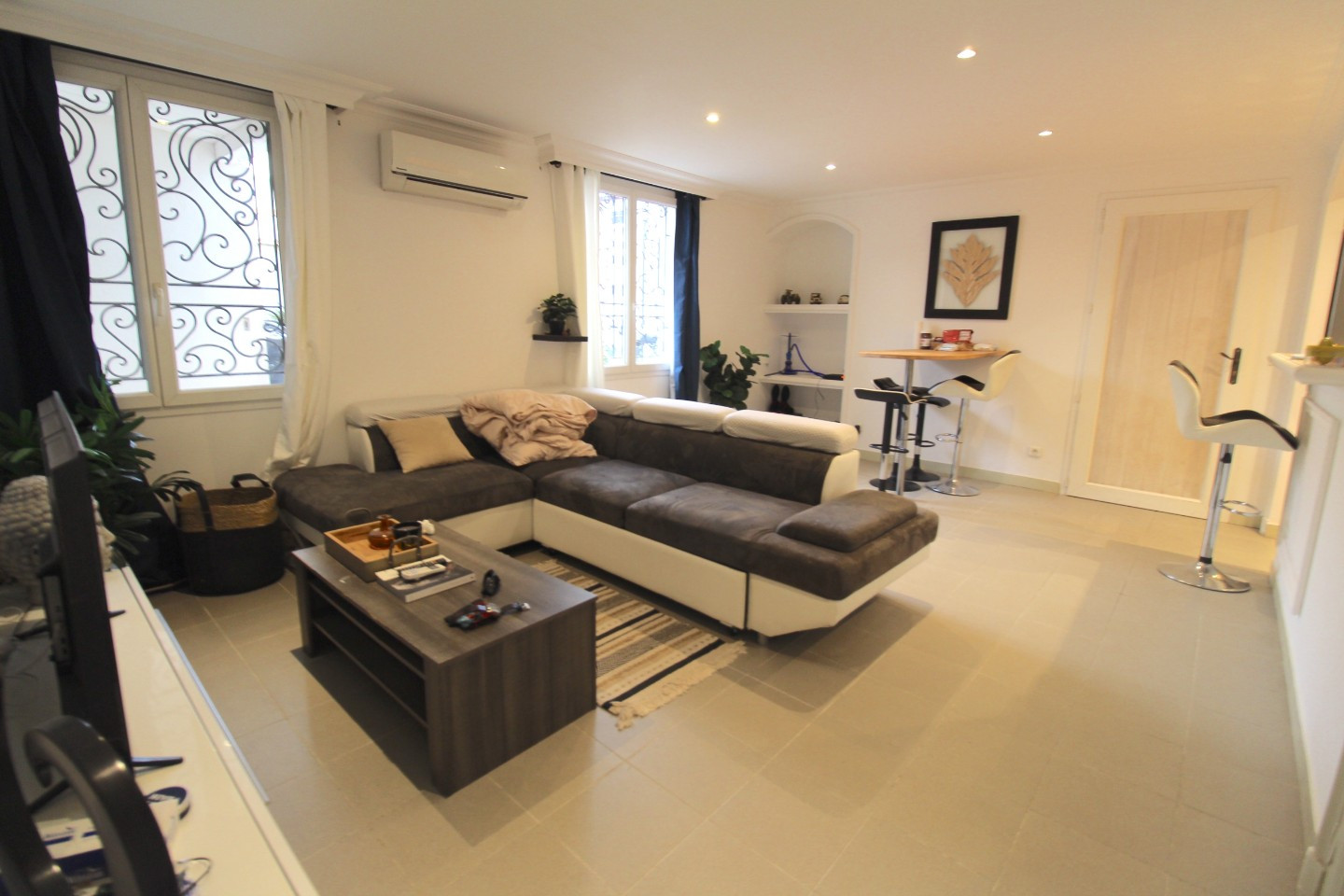 
                                                Vente
                                                 Grimaud - Immeuble de rapport