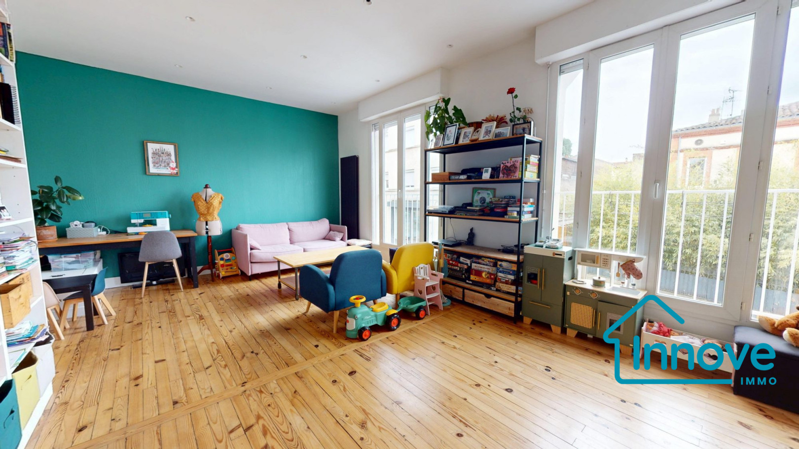 
                                                Vente
                                                 GUILHEMERY - Maison de ville familale avec cachet