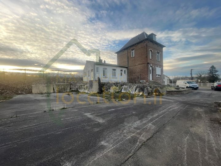 
                                                Location
                                                 HANGAR A LOUER IDÉAL ARTISAN/ENTREPRENEUR