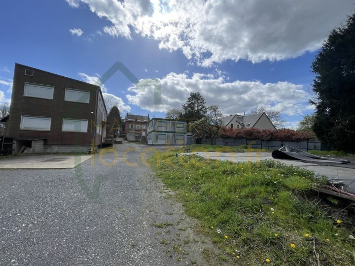 
                                                Location
                                                 HARLY ENSEMBLE DE BUREAUX 622 m2 dans espace privatif avec parking