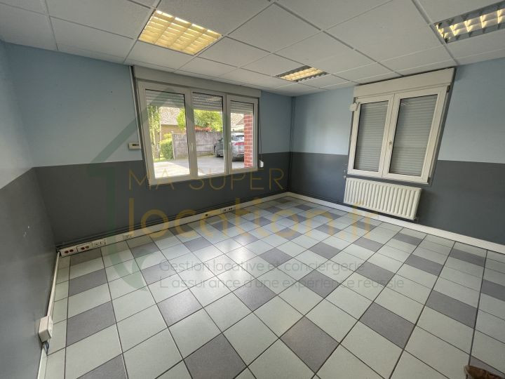 
                                                Location
                                                 HARLY ENSEMBLE DE BUREAUX 622 m2 dans espace privatif avec parking