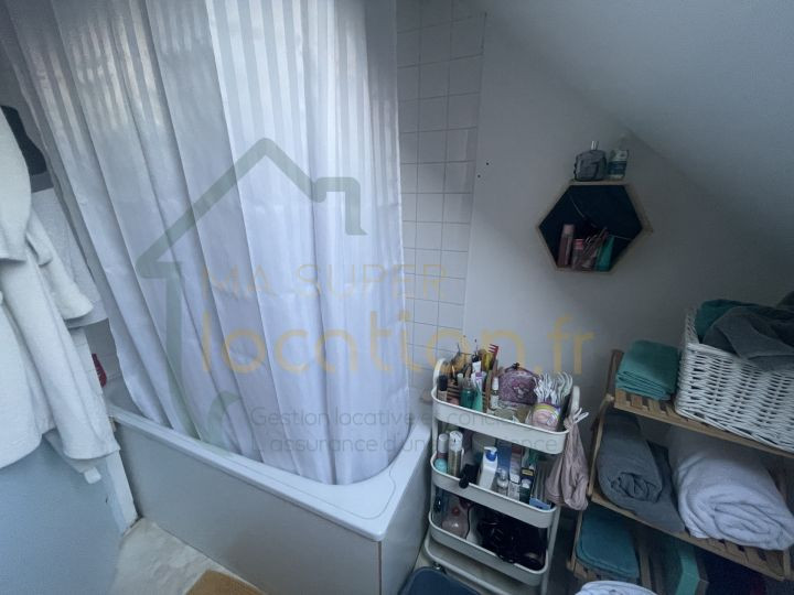 
                                                Location
                                                 HARLY T3 Avec garage dans secteur calme
