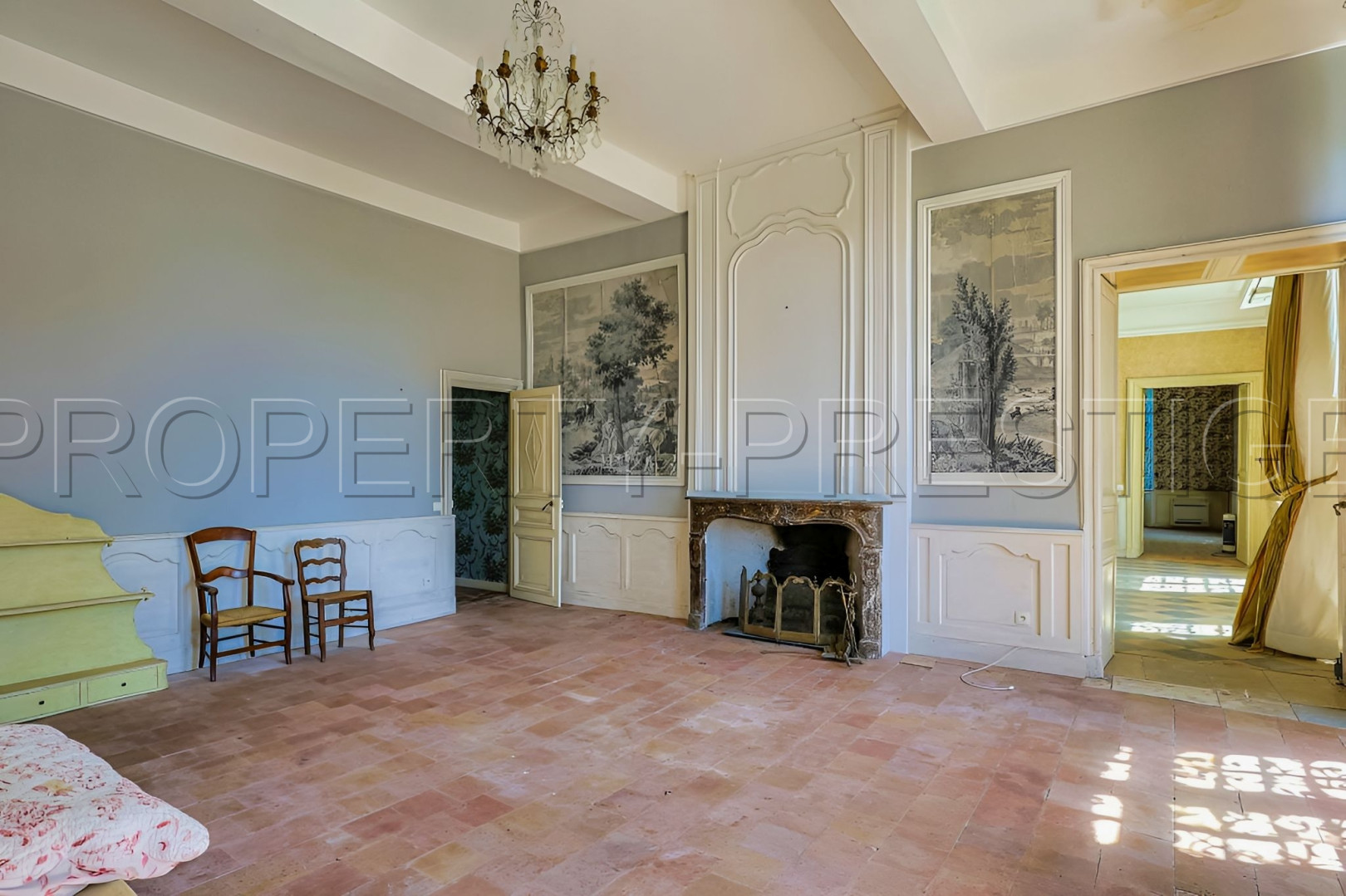 
                                                Vente
                                                 HAUTE GARONNE CHATEAU A RESTAURER 1800 M² 6 HA