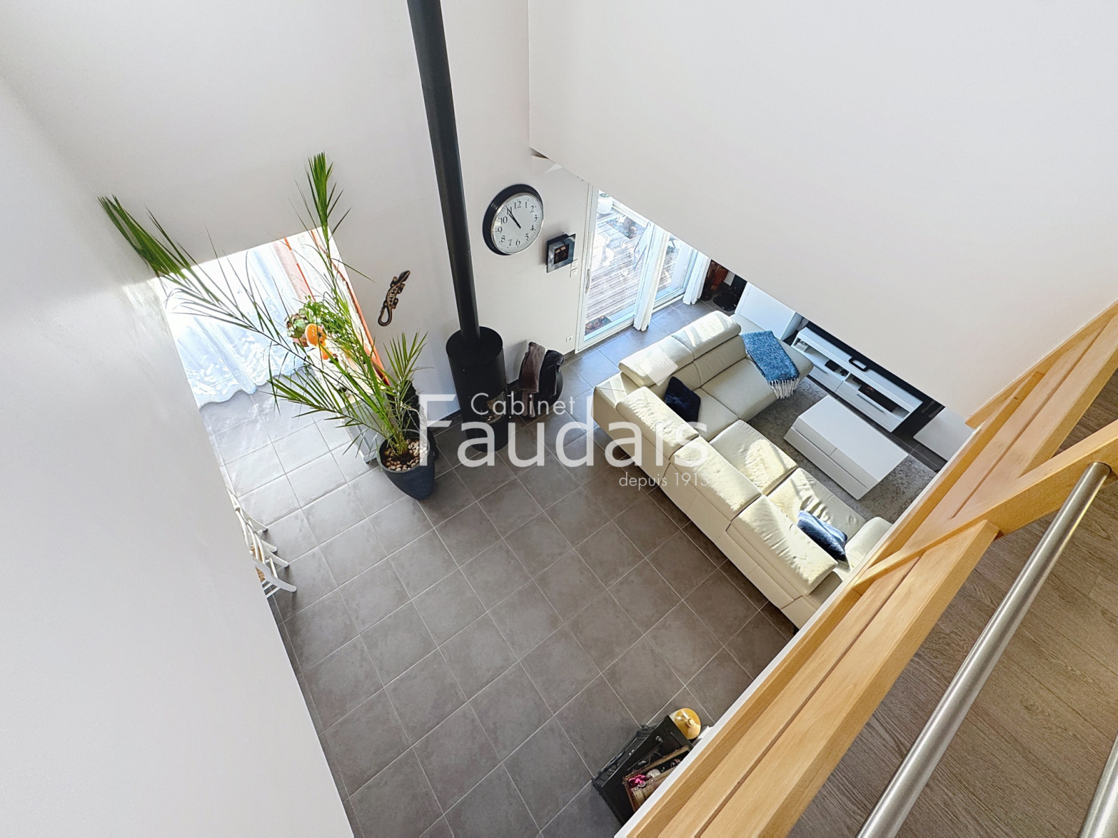 
                                                Vente
                                                  HEBECREVON-Maison contemporaine spacieuse avec vie de plain