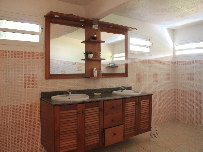 
                                                Vente
                                                 VILLA MEUBLÉE F7