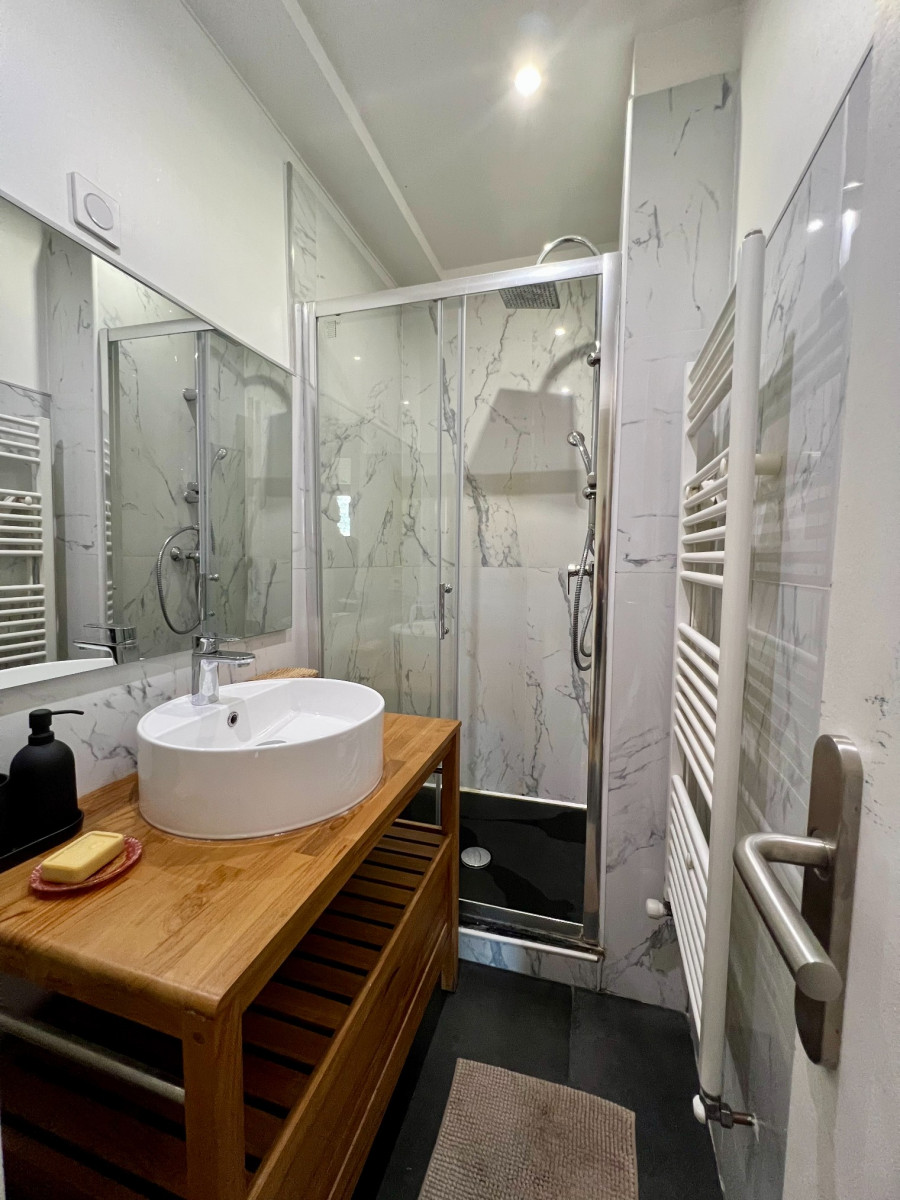 Location
                                                 HERRIOT