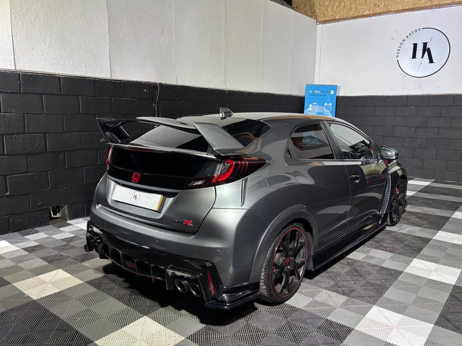 
                                                Voiture
                                                 Honda Civic GT