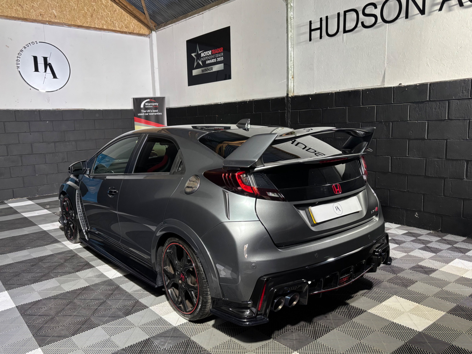 
                                                Voiture
                                                 Honda Civic GT