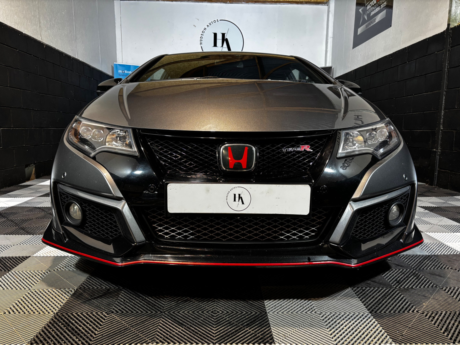 
                                                Voiture
                                                 Honda Civic GT