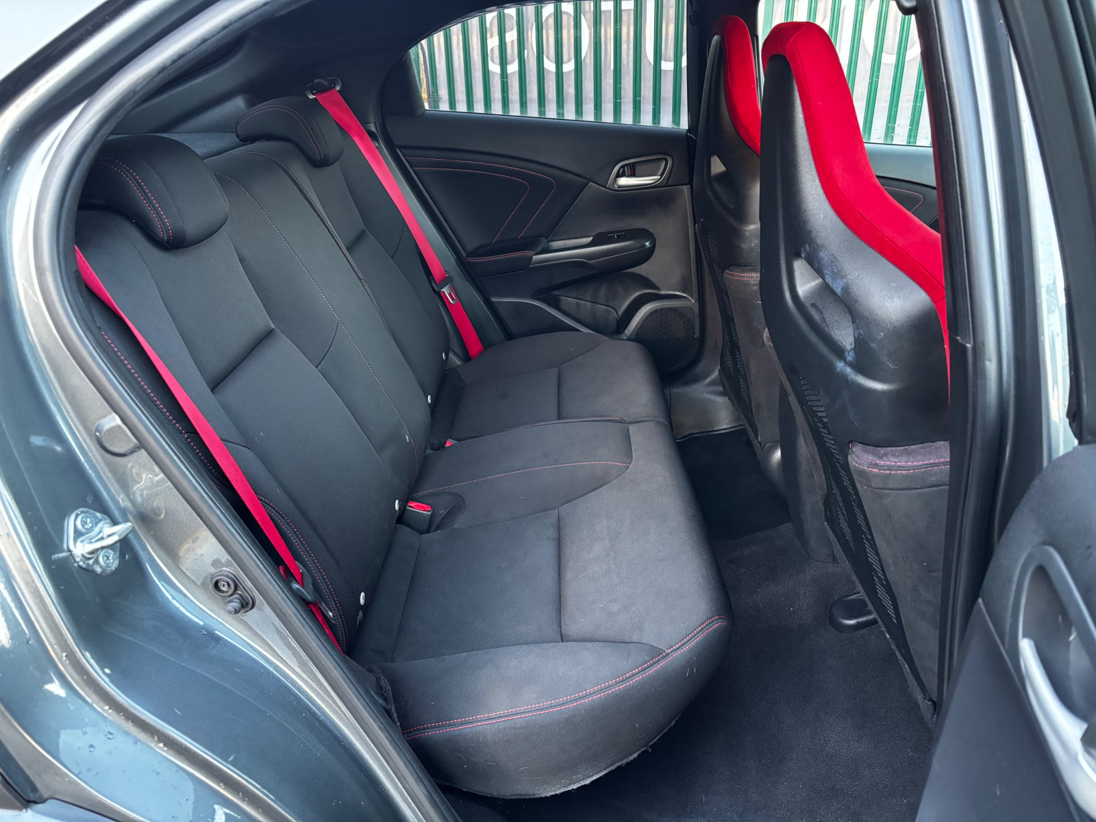 
                                                Voiture
                                                 Honda Civic GT