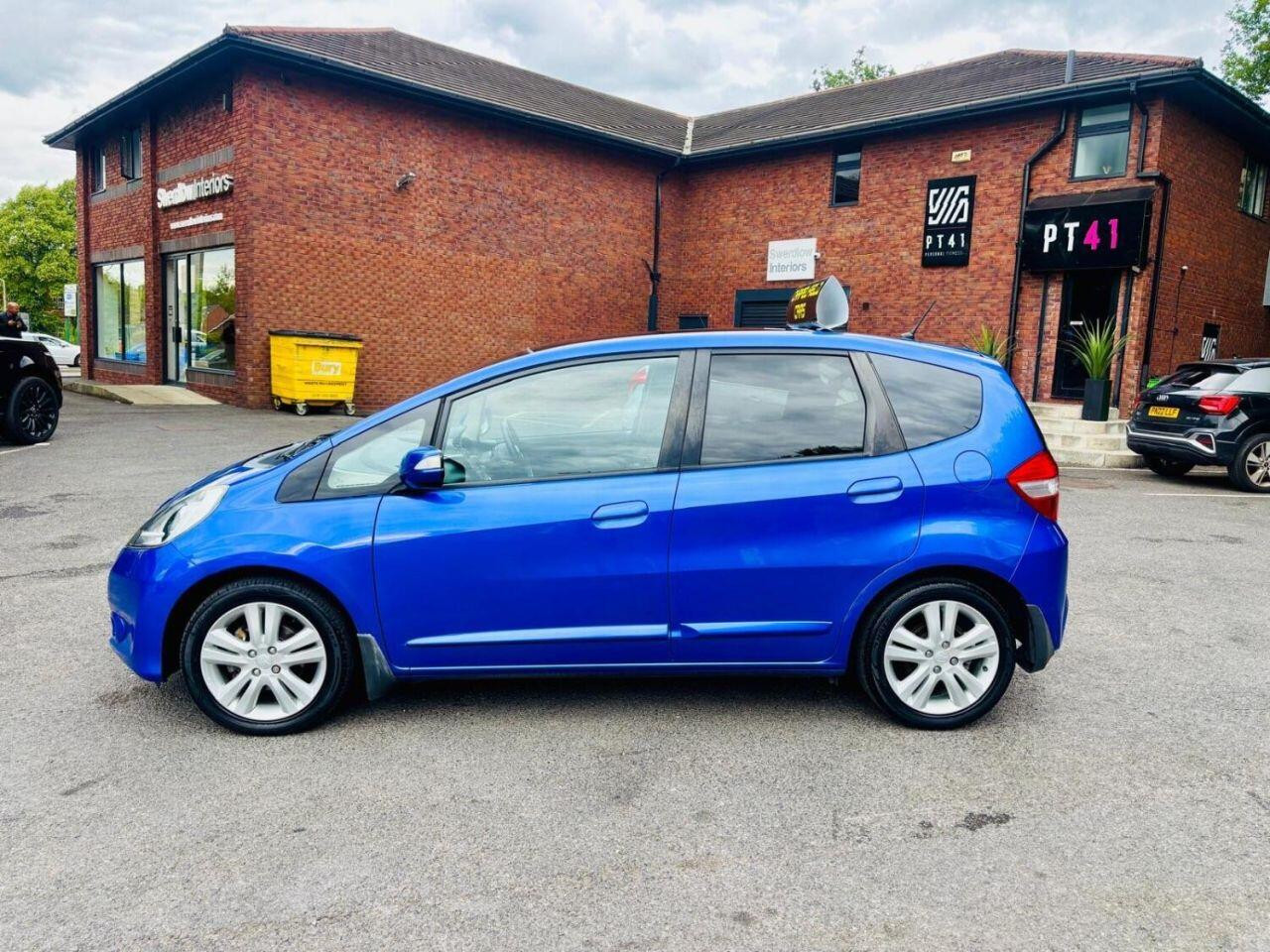 
                                                Voiture
                                                 Honda Jazz 1.4 i-VTEC EX Hatchback 5dr Petrol CVT Euro 5 (99 ps)