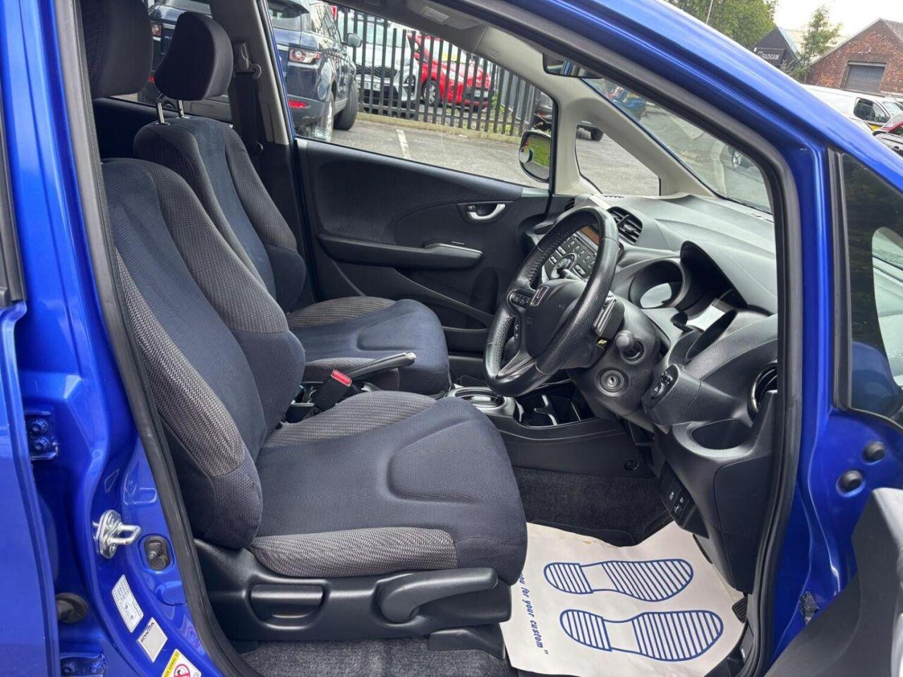 
                                                Voiture
                                                 Honda Jazz 1.4 i-VTEC EX Hatchback 5dr Petrol CVT Euro 5 (99 ps)