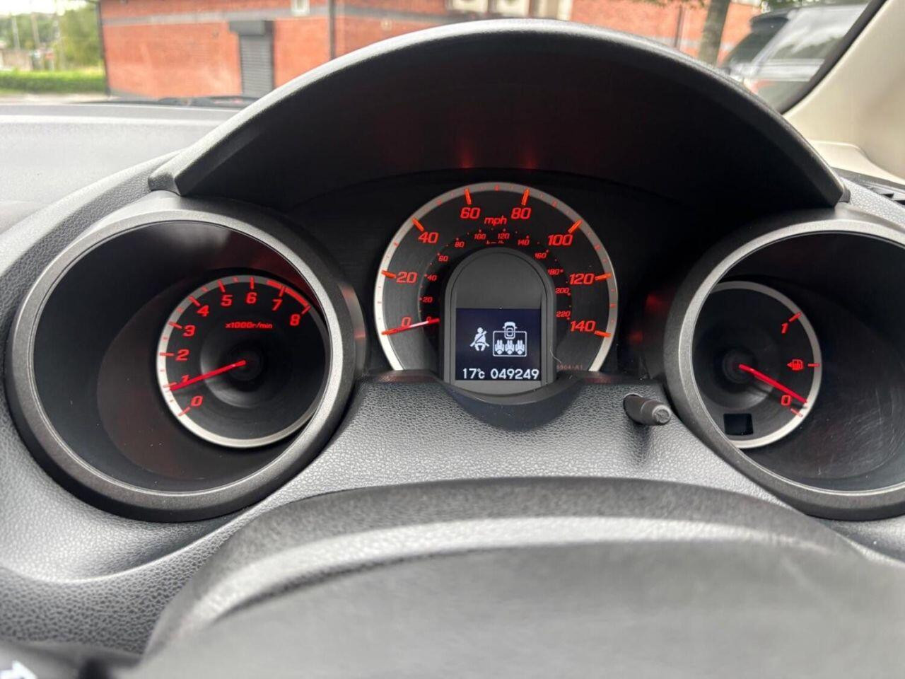 
                                                Voiture
                                                 Honda Jazz 1.4 i-VTEC EX Hatchback 5dr Petrol CVT Euro 5 (99 ps)