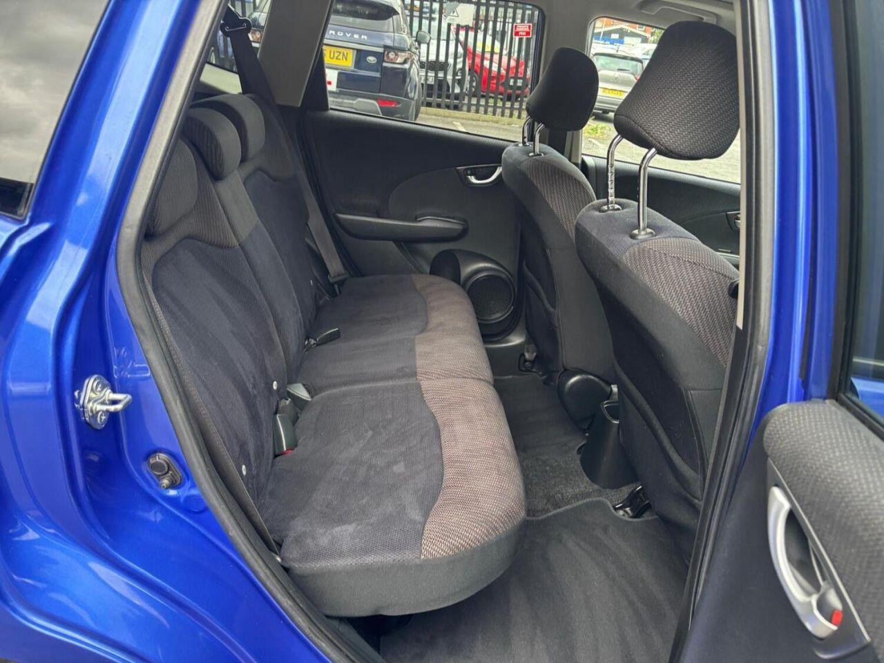 
                                                Voiture
                                                 Honda Jazz 1.4 i-VTEC EX Hatchback 5dr Petrol CVT Euro 5 (99 ps)