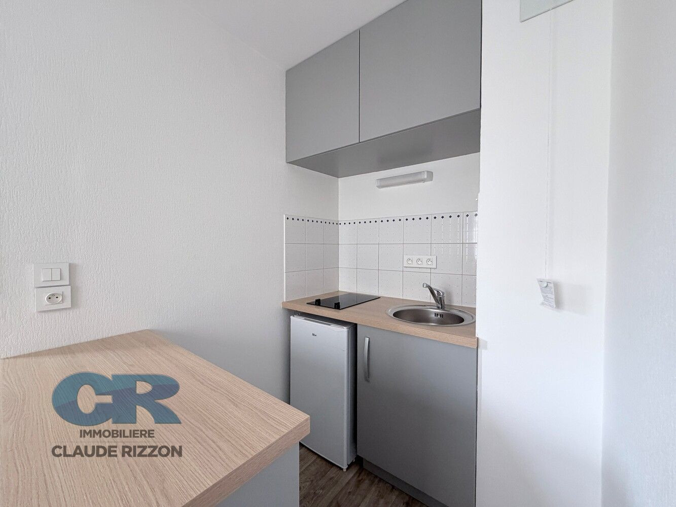 
                                                Vente
                                                 HOPITAL CENTRAL - F1B à vendre