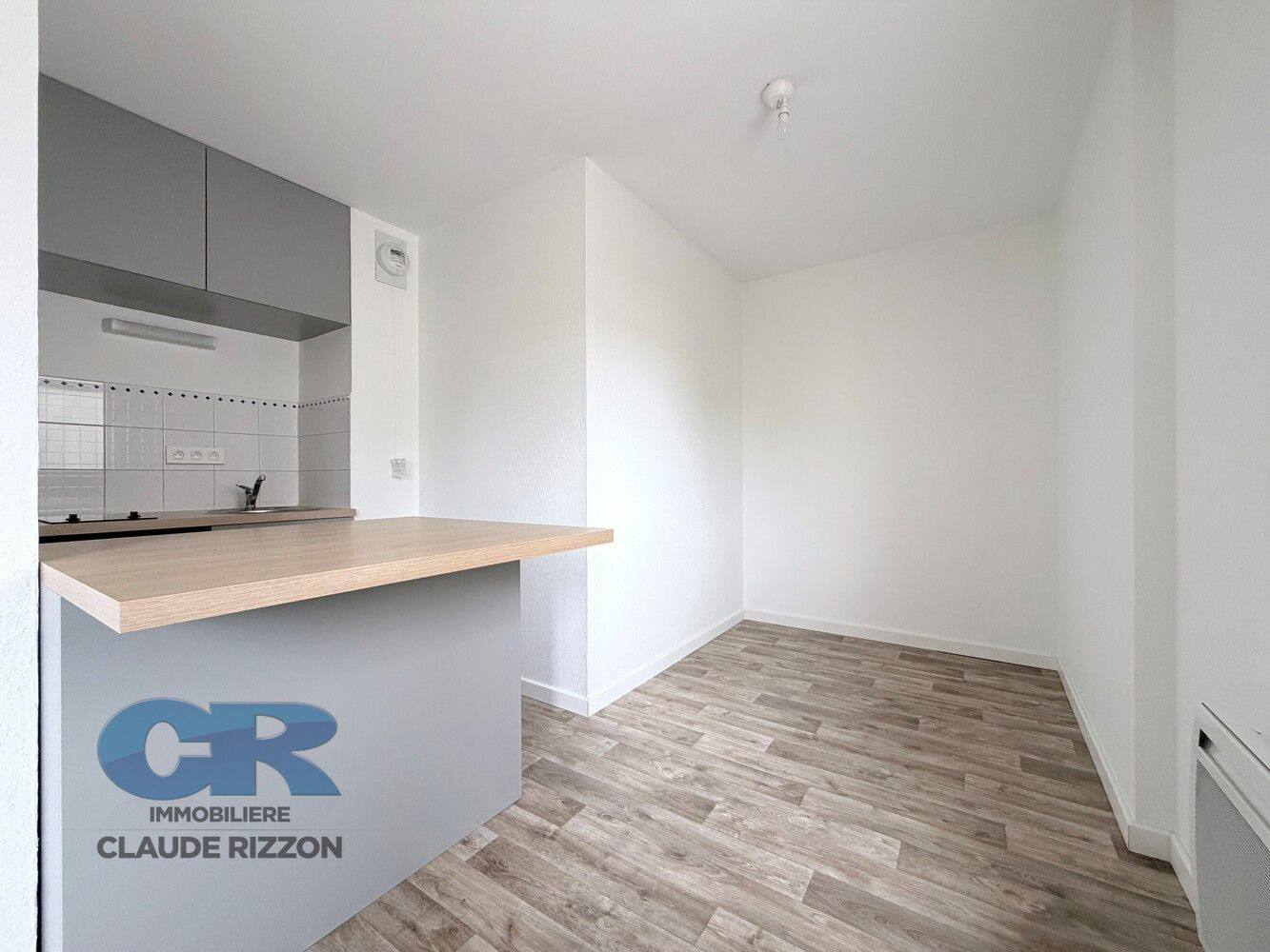
                                                Vente
                                                 HOPITAL CENTRAL - F1B à vendre