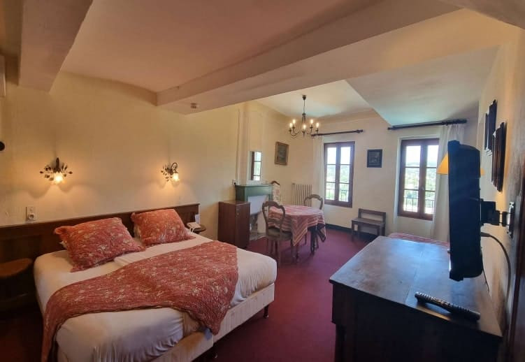 
                                                Vente
                                                 Hôtel-restaurant 3 étoiles de 22 chambres à vendre dans le Vaucluse