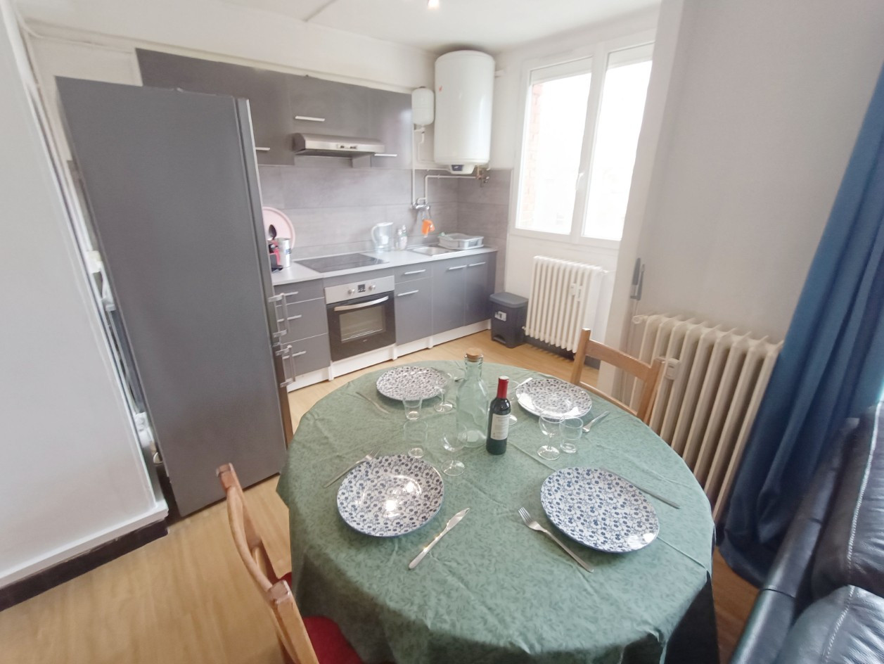 
                                                Vente
                                                 Hypercentre Amiens – T3 avec 2 balcons