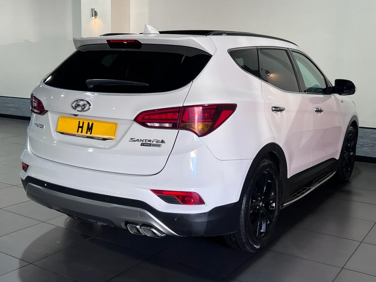 Voiture
                                                 Hyundai Santa Fe 2.2 CRDi Blue Drive Wiggins Edition SUV 5dr Diesel Auto 4WD Euro 6 (s/s) (7 Seat) (200 ps)