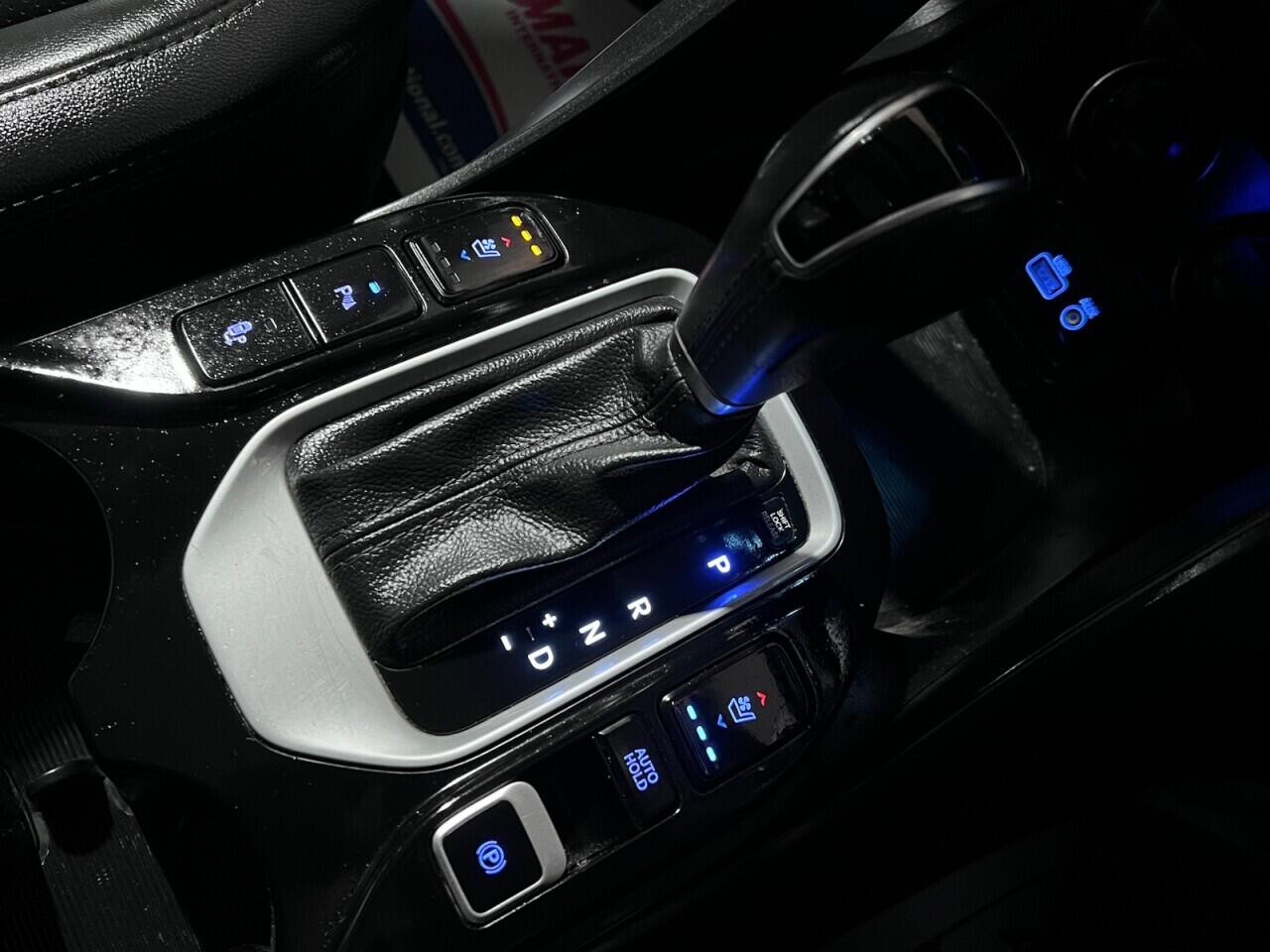 Voiture
                                                 Hyundai Santa Fe 2.2 CRDi Blue Drive Wiggins Edition SUV 5dr Diesel Auto 4WD Euro 6 (s/s) (7 Seat) (200 ps)