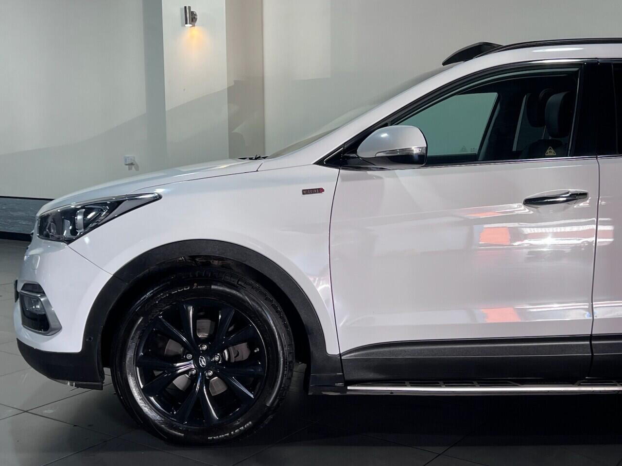 
                                                Voiture
                                                 Hyundai Santa Fe 2.2 CRDi Blue Drive Wiggins Edition SUV 5dr Diesel Auto 4WD Euro 6 (s/s) (7 Seat) (200 ps)