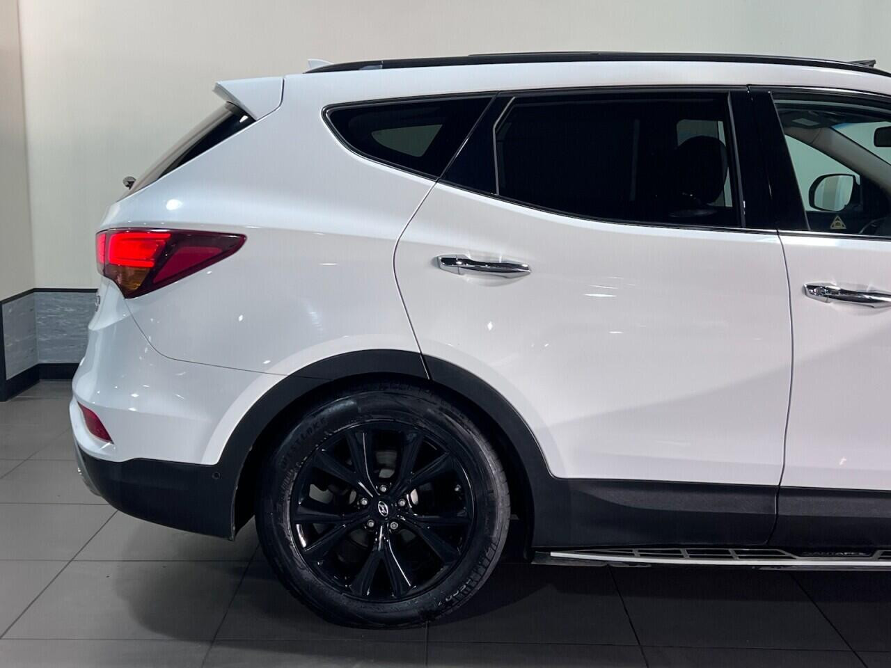 
                                                Voiture
                                                 Hyundai Santa Fe 2.2 CRDi Blue Drive Wiggins Edition SUV 5dr Diesel Auto 4WD Euro 6 (s/s) (7 Seat) (200 ps)