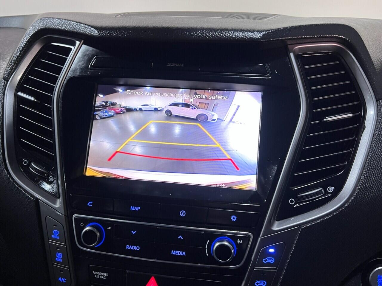 
                                                Voiture
                                                 Hyundai Santa Fe 2.2 CRDi Blue Drive Wiggins Edition SUV 5dr Diesel Auto 4WD Euro 6 (s/s) (7 Seat) (200 ps)