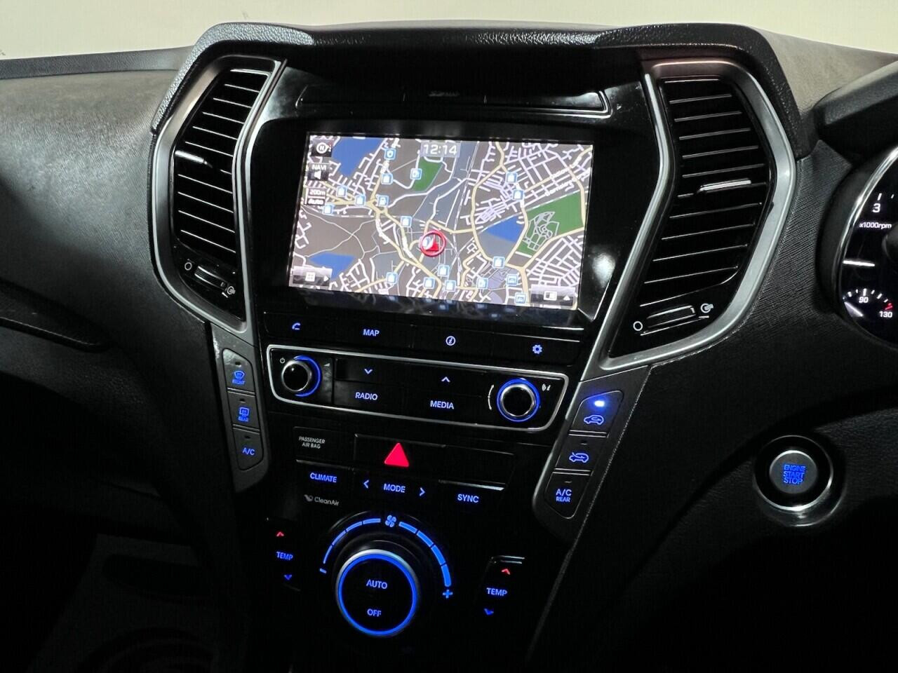 
                                                Voiture
                                                 Hyundai Santa Fe 2.2 CRDi Blue Drive Wiggins Edition SUV 5dr Diesel Auto 4WD Euro 6 (s/s) (7 Seat) (200 ps)