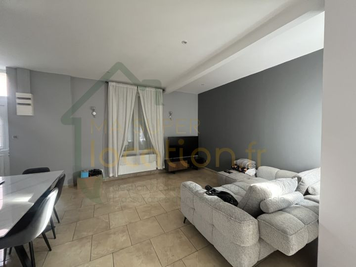 
                                                Location
                                                 IDEAL ENTREPRENEUR - Grande maison avec entrepôt de 150m2