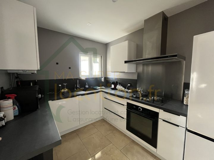 
                                                Location
                                                 IDEAL ENTREPRENEUR - Grande maison avec entrepôt de 150m2