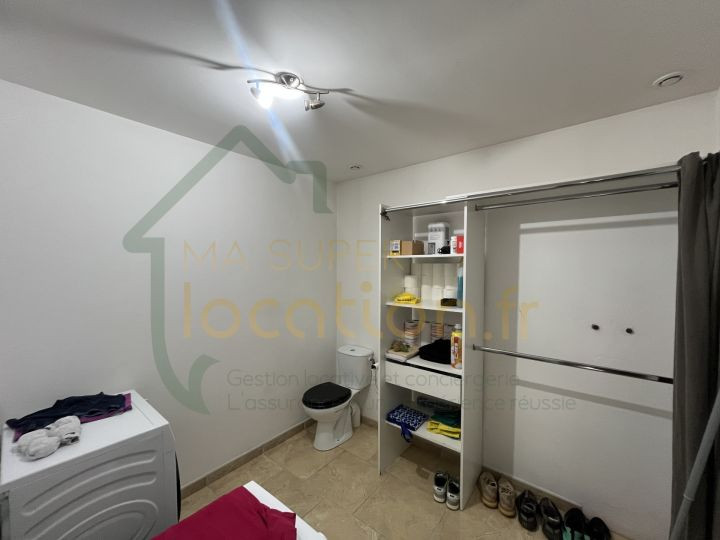 
                                                Location
                                                 IDEAL ENTREPRENEUR - Grande maison avec entrepôt de 150m2