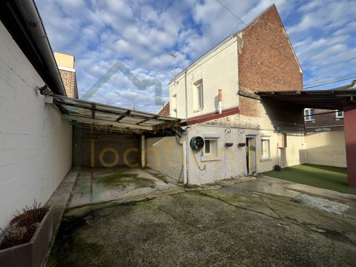 
                                                Location
                                                 IDEAL ENTREPRENEUR - Grande maison avec entrepôt de 150m2