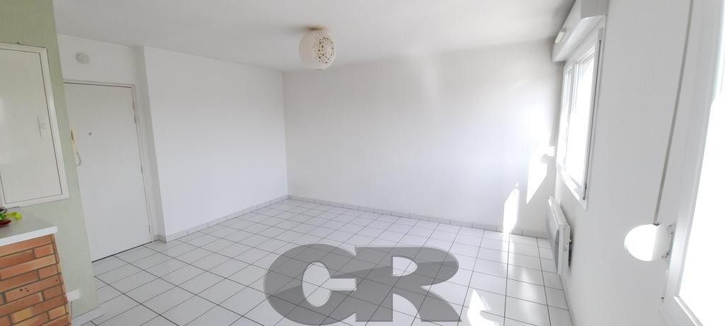 
                                                Location
                                                 Idéal étudiant ! proche Hopital Central et facultés