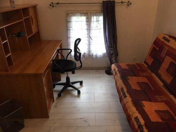 
                                                Colocation
                                                 Ideal ETUDIANTE-Chambre meublée