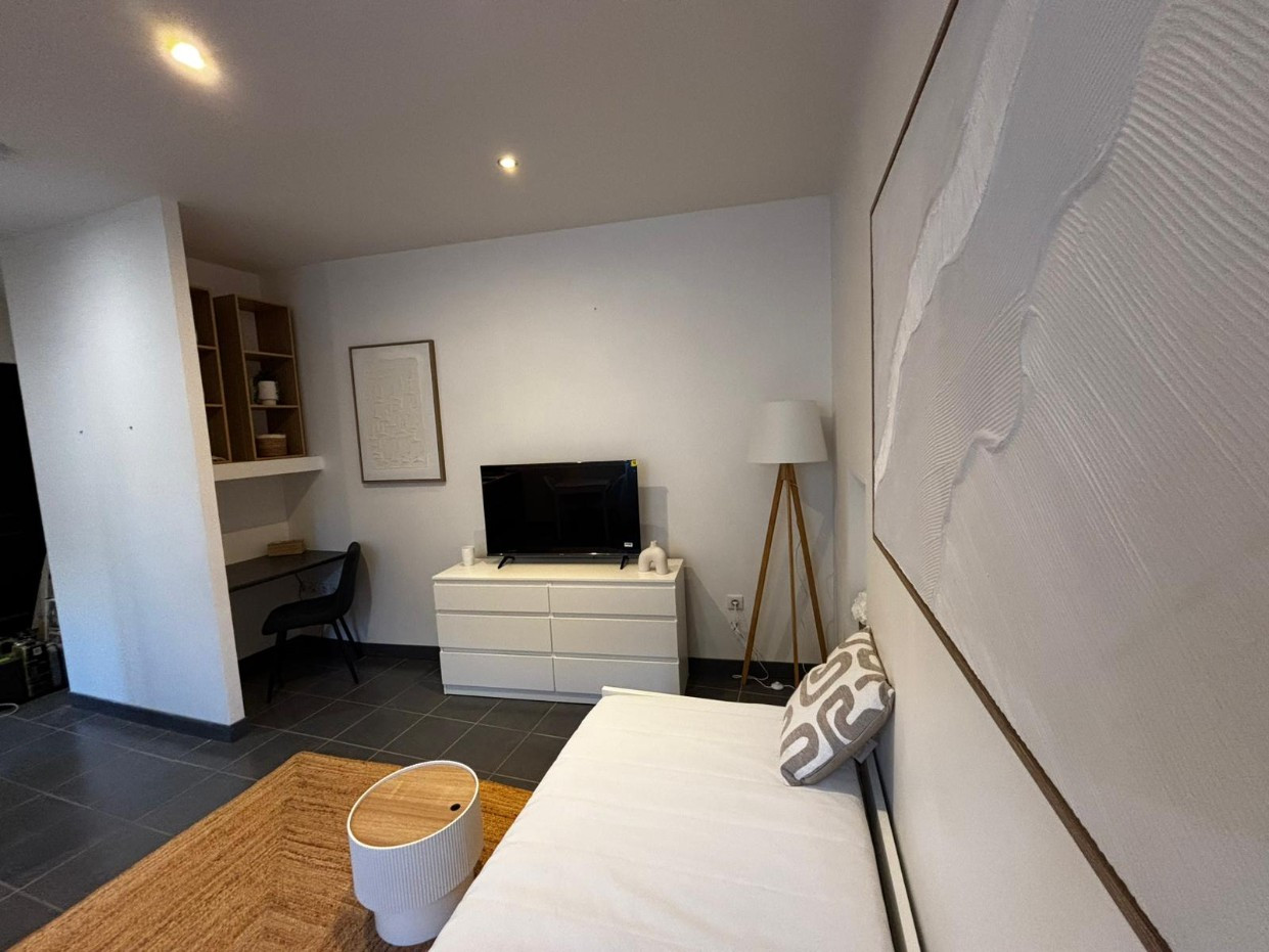 
                                                Vente
                                                 Idéal investisseur - centre Loriol Sur Drôme