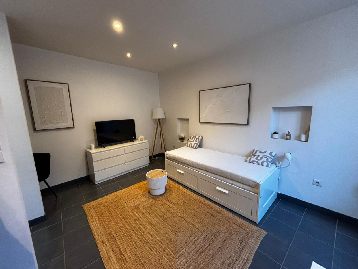 
                                                Vente
                                                 Idéal investisseur - centre Loriol Sur Drôme