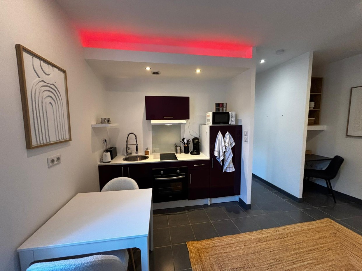 
                                                Vente
                                                 Idéal investisseur - centre Loriol Sur Drôme