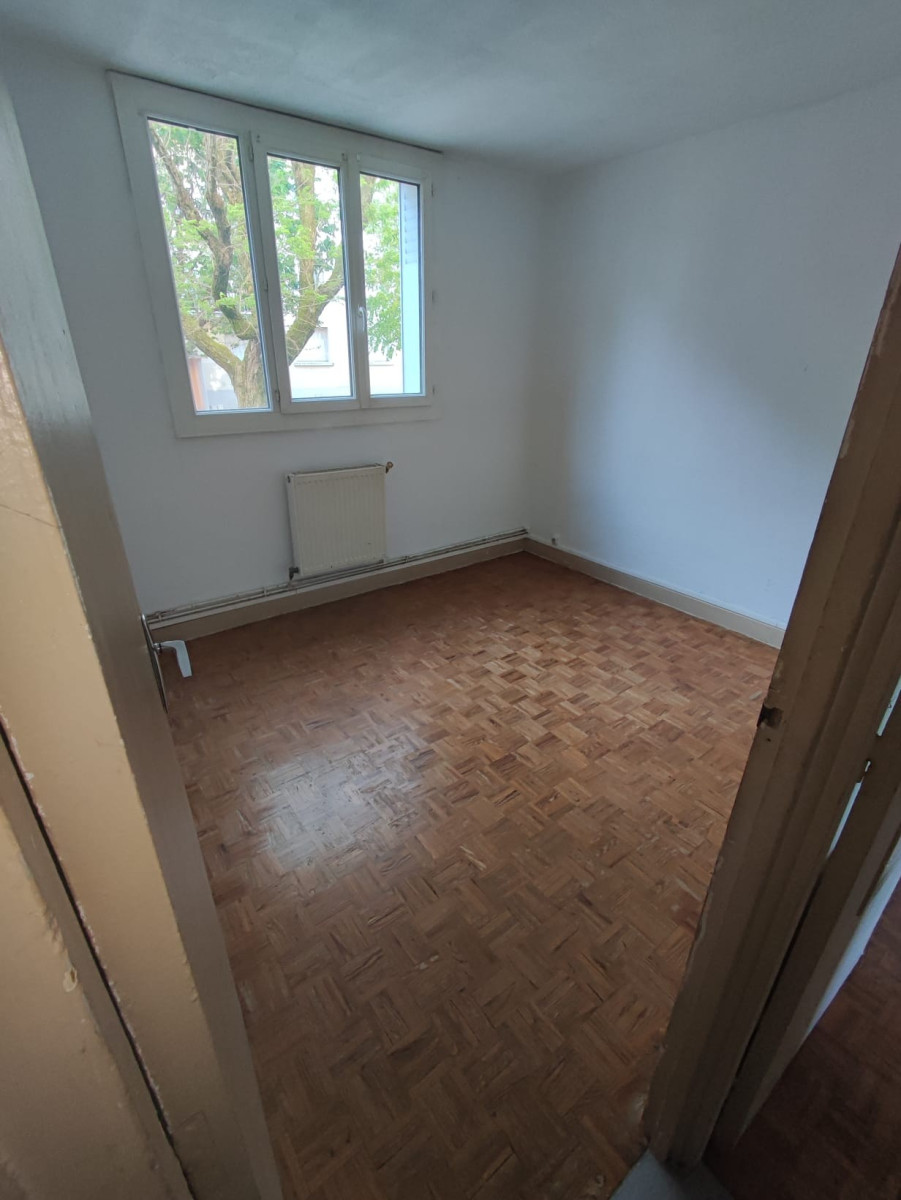 
                                                Vente
                                                 Idéal investisseur T4 à rénover