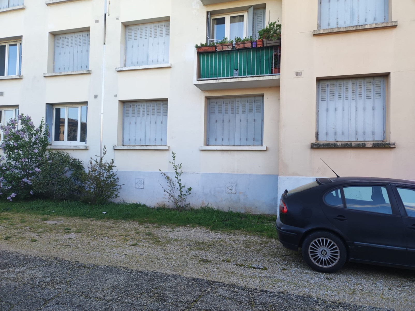 
                                                Vente
                                                 Idéal investisseur T4 à rénover