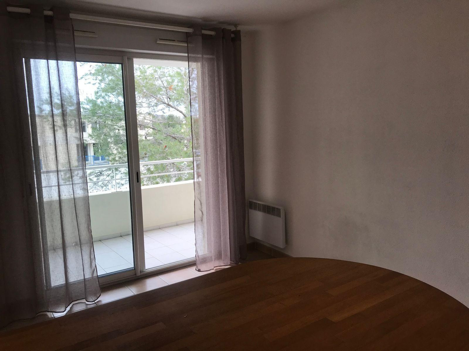 
                                                Location
                                                 Idéal pour etudiant