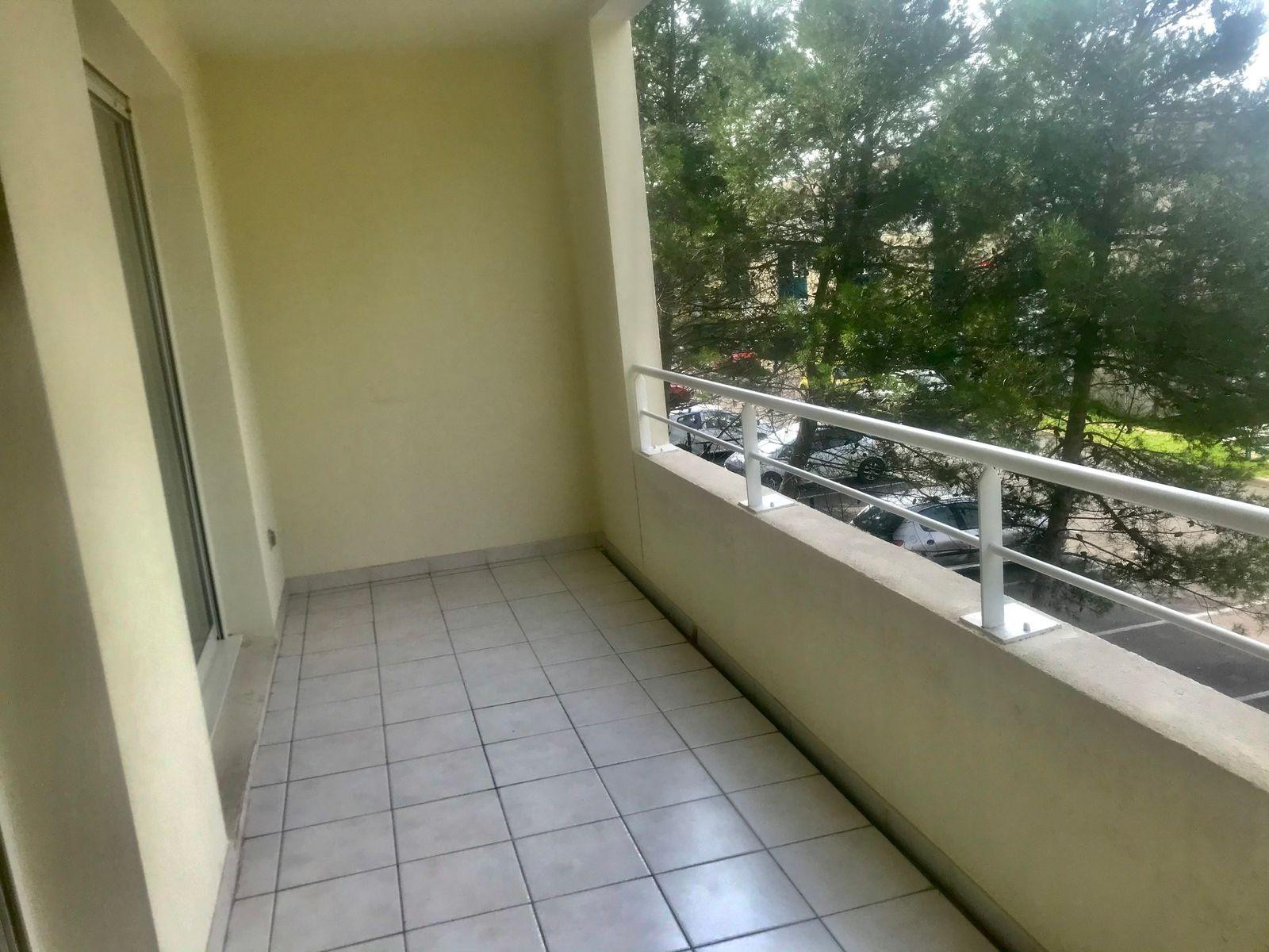 
                                                Location
                                                 Idéal pour etudiant