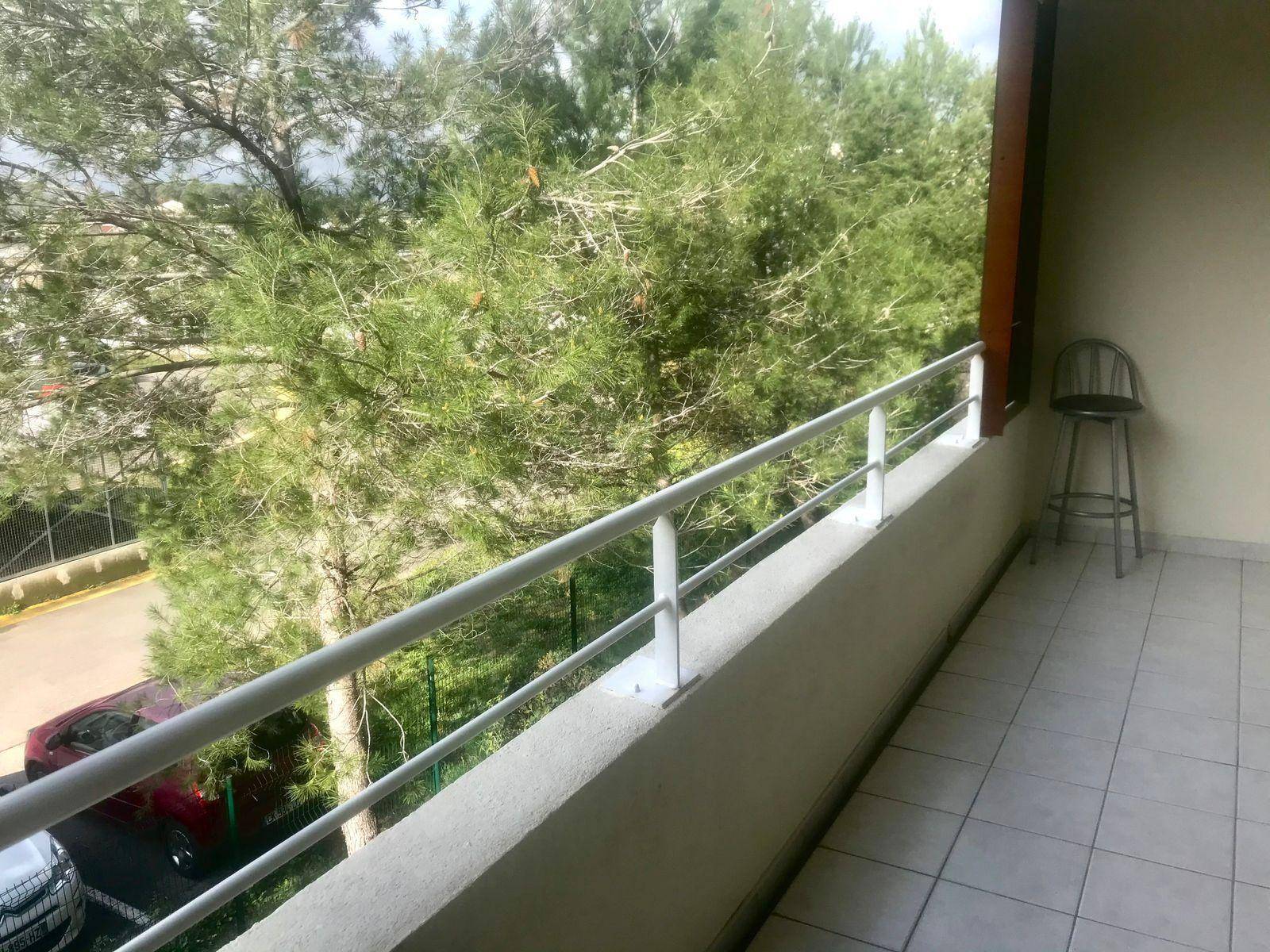 
                                                Location
                                                 Idéal pour etudiant