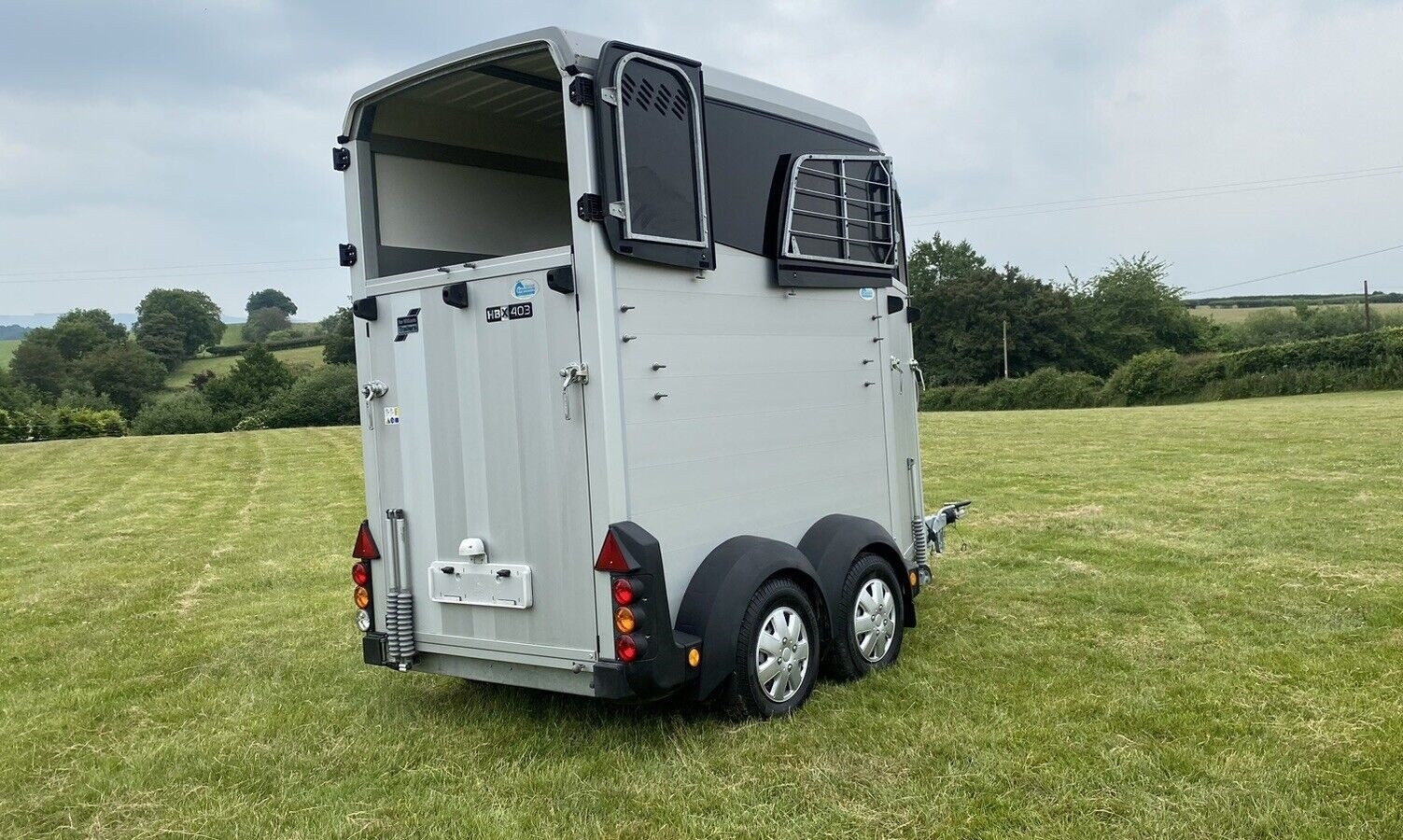 
                                                Accessoires
                                                 Ifor Williams HBX 403 argent (2020)