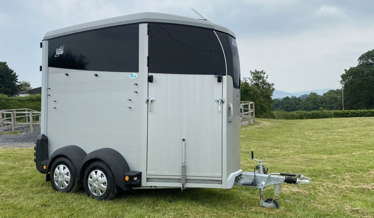 
                                                Accessoires
                                                 Ifor Williams HBX 403 argent (2020)