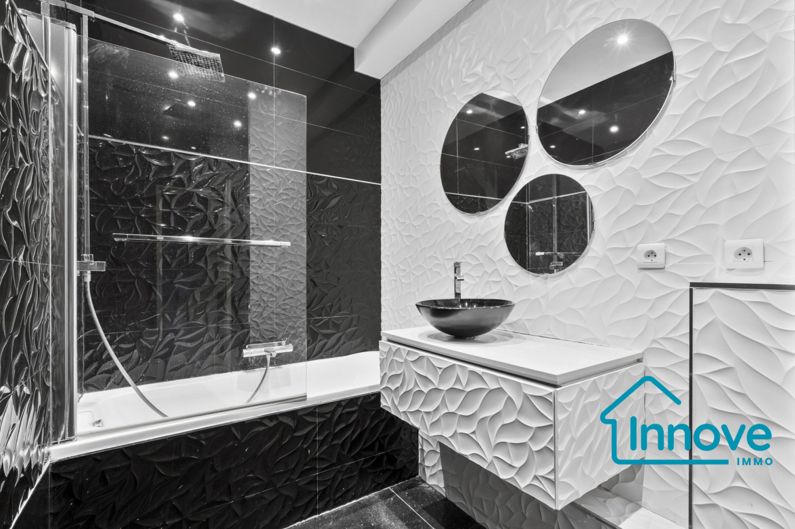 
                                                Vente
                                                 Ile de la Grande Jatte : 3 pièces de charme avec très bon DPE