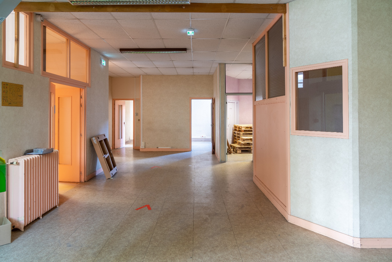 
                                                Vente
                                                 Immeuble - 1 210 m² - Montluçon (03)